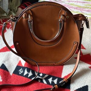 Chic Tan Leather Crossbody Bag